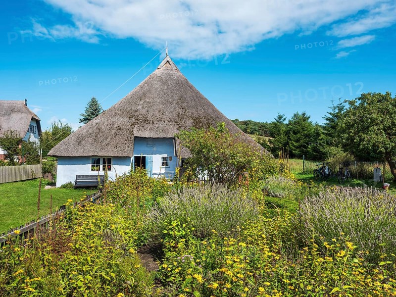 The thatched parish widow's house from 1719 with cottage garden, museum in Groß Zicker, Mönchgut peninsula, Rügen island, Mecklenburg-Western Pomerania, Germany