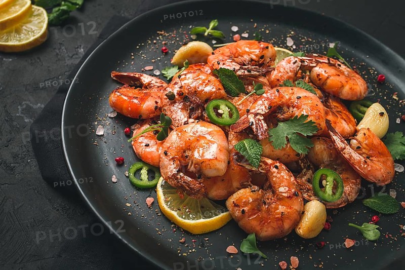 Fried shrimp, headless, with spices, grilled, homemade, no people