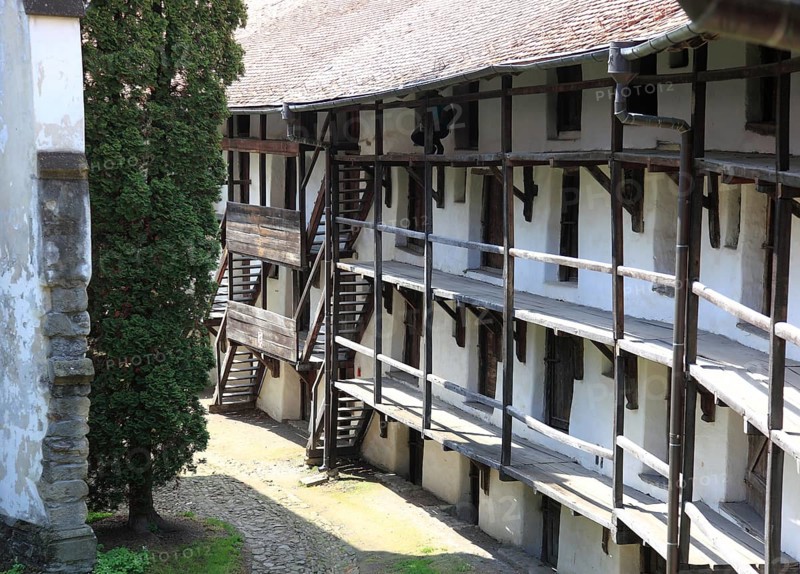 Fortified church of Tartlau, Prejmer, over 270 chambers on four floors are built into the interior of the castle walls, which served as a refuge and storage space for the villagers during sieges, one of the best-preserved fortified churches in Transylvania, Romania