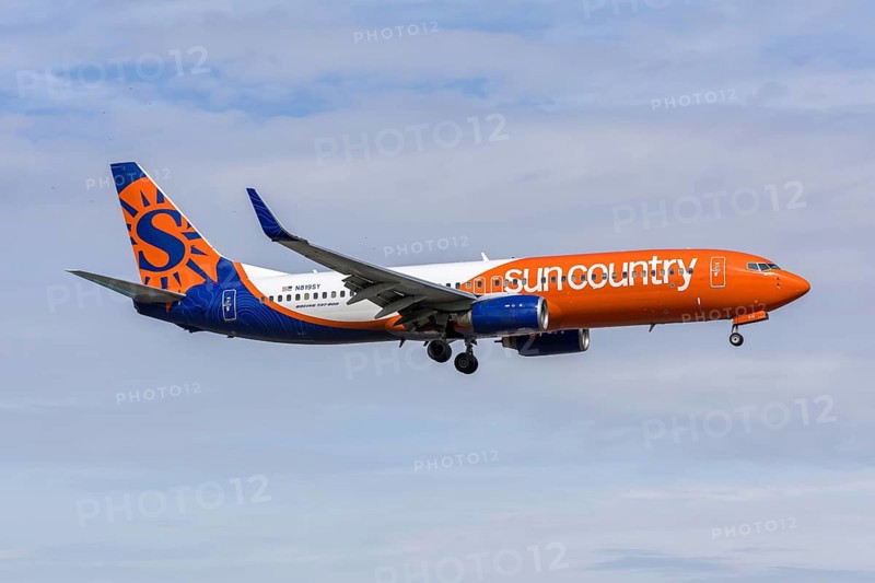 A Sun Country Airlines Boeing 737-800 aircraft with the license plate N819SY at Miami airport, USA
