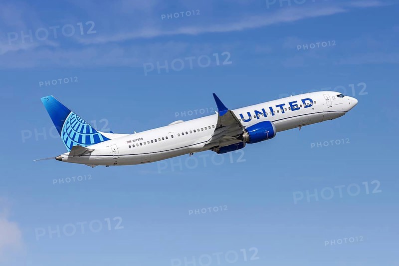 A United Airlines Boeing 737 MAX 9 aircraft with license plate N17550 at Fort Lauderdale airport, United States