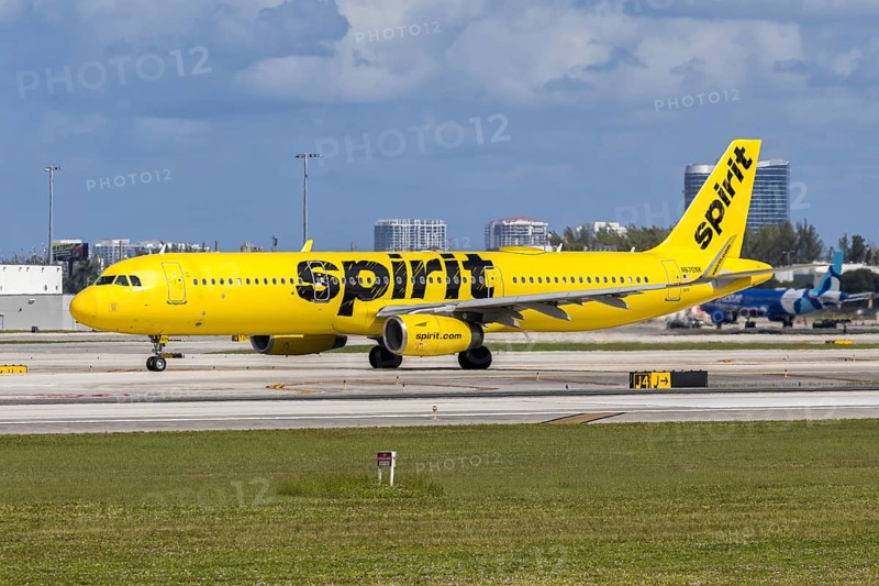 An Airbus A321 Spirit Airlines aircraft with license plate N670NK at Fort Lauderdale airport, USA