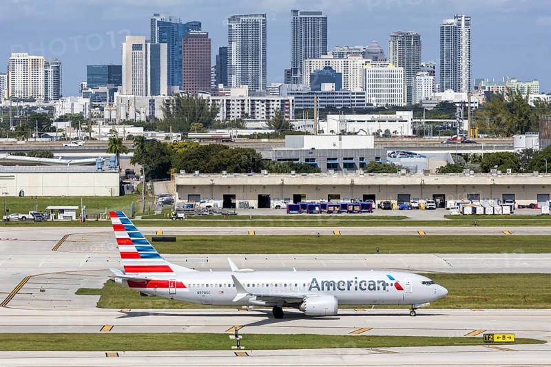 An American Airlines Boeing 737 MAX 8 aircraft with the license plate N378SC at Fort Lauderdale airport, USA