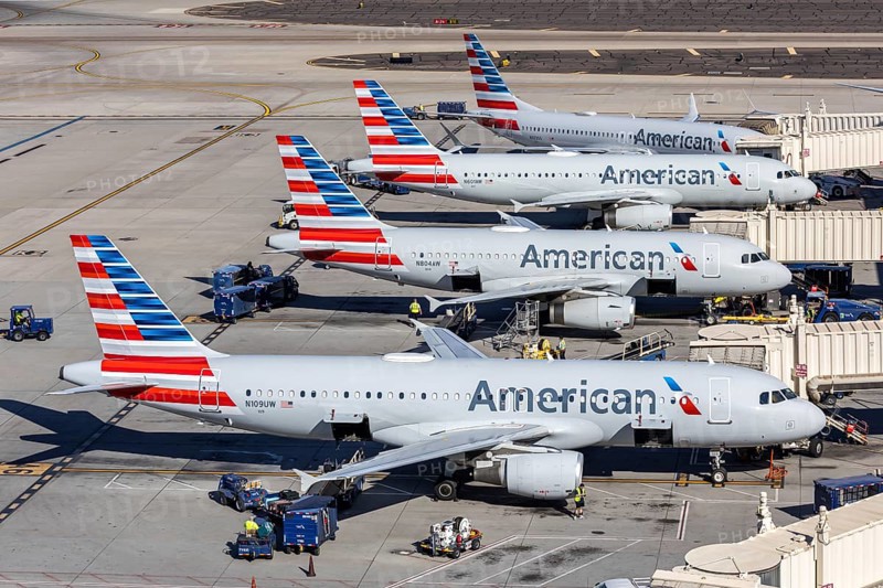 Boeing and Airbus American Airlines aircraft with license plate N109UW at Phoenix airport, USA