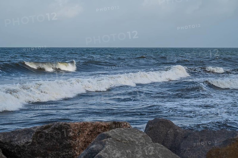 Surf on the coast, Hankenufer, Lohme, Jasmund, Rügen, island, Baltic Sea, Mecklenburg-Western Pomerania, Germany