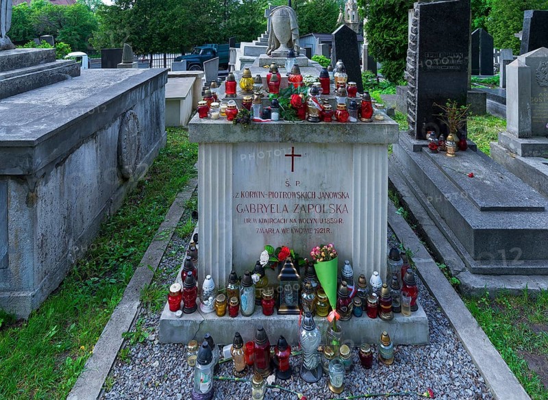 Grave of Polish author Gabriela Zapolska, 1857-1921, Lützenhofer Cemetery Lychakivsky Cemetery, Lviv, Galicia, Ukraine