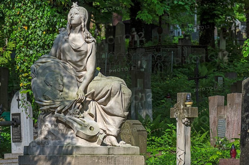 Grave of Polish sculptor Tadeusz Baracz von Odrowaz, 1849-1905, Lützenhofer Cemetery Lychakivskiy Cemetery, Lviv, Galicia, Ukraine