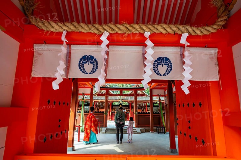 Visitors to Yoshida Shrine Sanctuary, Shinto Shrine, Kyoto, Japan