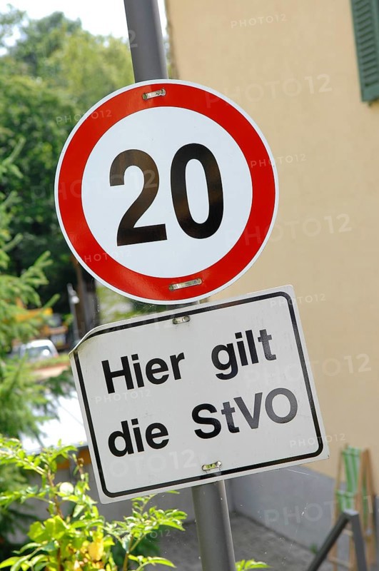 Traffic sign maximum speed 20 km/h with additional sign