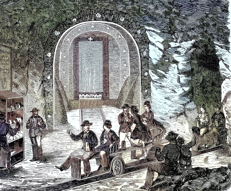 The Berchtesgaden salt mine is the oldest active salt mine in Germany, Bavaria, visitors at the entrance/Berchtesgaden salt mine is the oldest active salt mine in Germany, Bavaria, Visitors at the entrance, historical, digitally restored reproduction of an original original from the 19th century, exact original date unknown, subsequently colored