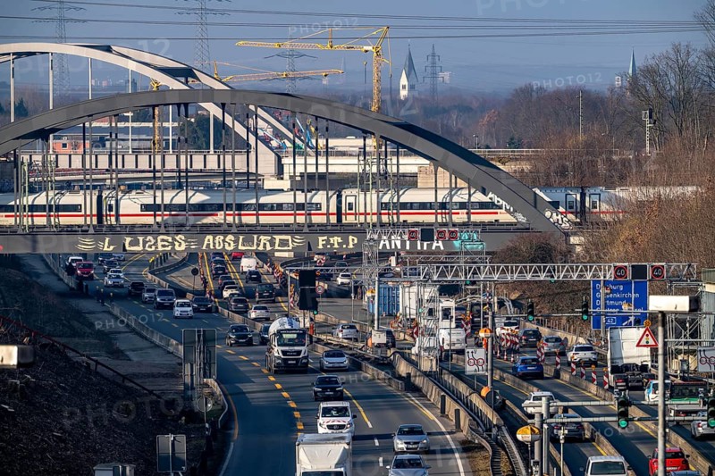 Traffic jam on the A43 motorway near Herne, heading north, in front of the barrier system, the vehicles heavier than 3.5 t stop and are then diverted, behind the barrier there is a dilapidated bridge across the Rhine-Herne Canal, which must be renewed, heavy vehicles must not pass through the bridge, railway bridges, ICE train, North Rhine-Westphalia, Germany