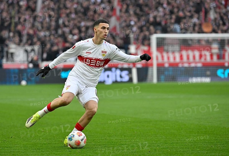Bilal El Khannouss VfB Stuttgart (11) Action on the ball Football Bundesliga, MHPArena, MHP Arena Stuttgart, Baden-Württemberg, Germany