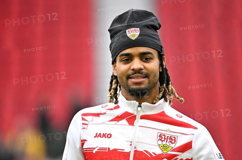 Lorenz Assignon VfB Stuttgart (22) portrait with beanie hat, Soccer Bundesliga, MHPArena, MHP Arena Stuttgart, Baden-Württemberg, Germany