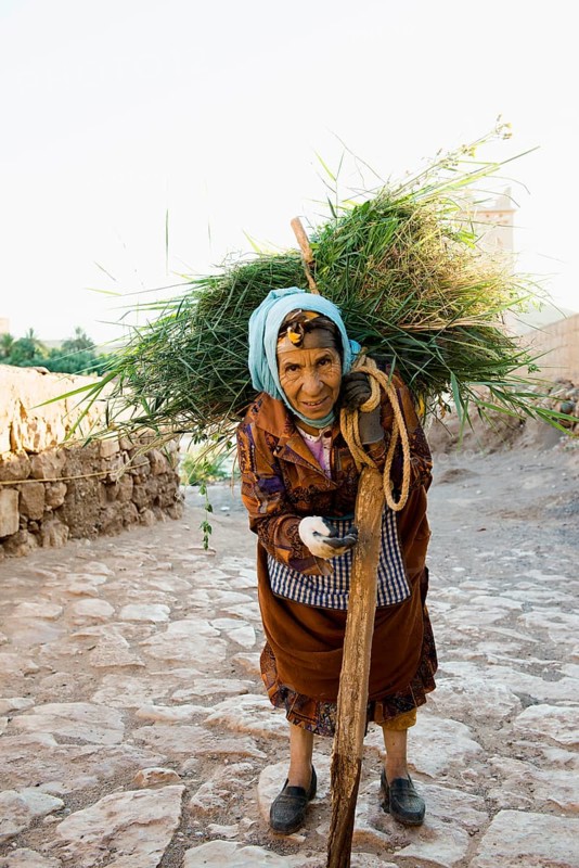 Old woman, Atlas Mountains, Meknès-Tafilalet region, northern Sahara, Morocco