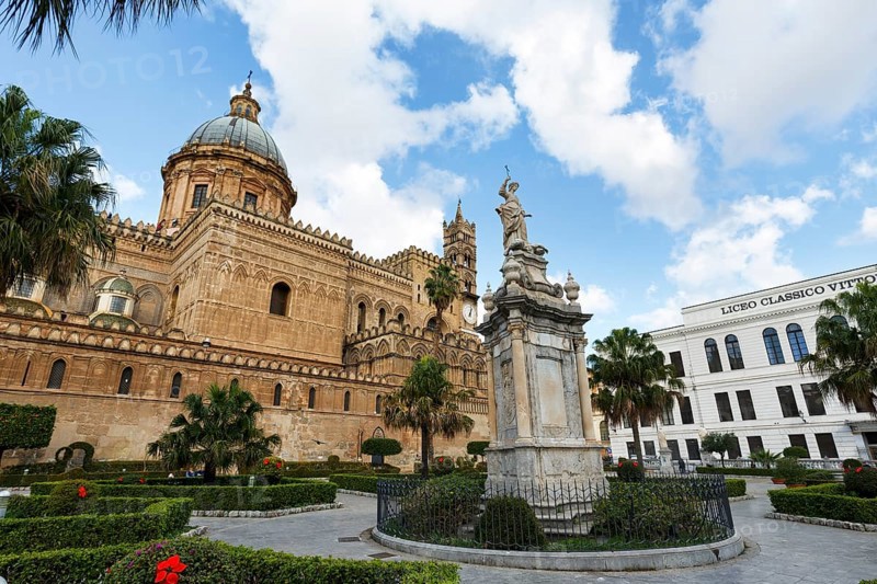 Statue of Saint Rosalia, humanist gymnasium, Palermo Cathedral, various architectural styles, Palermo, Sicily, Italy