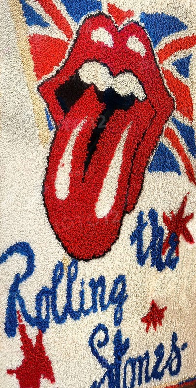 1988 hand-knotted Rolling Stones rug by Michael Walther, as there were no fan articles for sale in the GDR, he made the rug himself in three months, Haus der Geschichte, Bonn