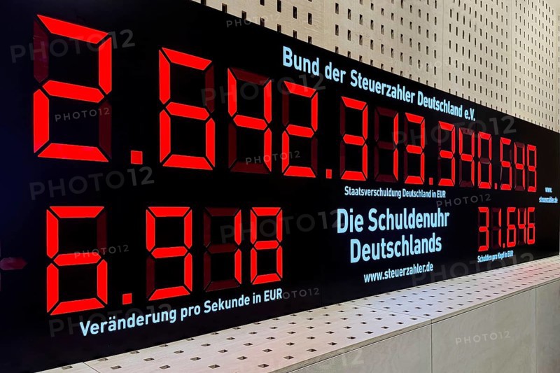 The so-called debt clock was on in Berlin's government district, now in the House of History, Bonn, North Rhine-Westphalia, Germany