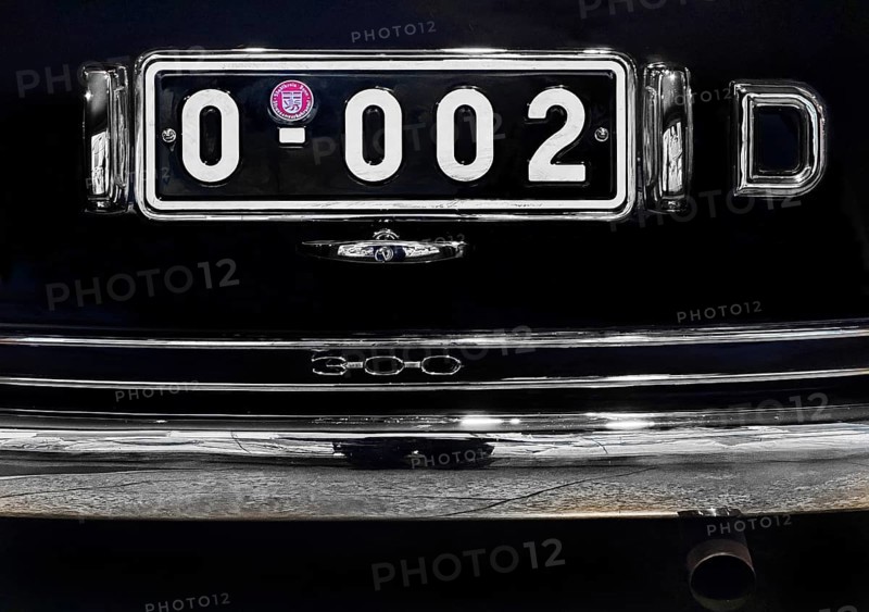 Number plate 0-002 on Adenauer's company car, Mercedes 300, detail, House of History, Bonn, North Rhine-Westphalia, Germany