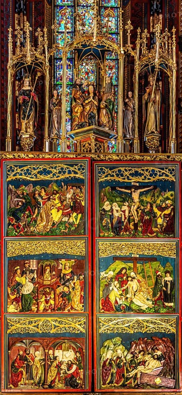 Capture of Christ, twelve-year-old Jesus in the temple, presentation of Jesus in the temple, crucifixion of Jesus, abomination of Jesus, entombment of Jesus, with predella, high altar, Veit Stoß, closed view, St. Mary's Church, 1489, Krakow, Poland