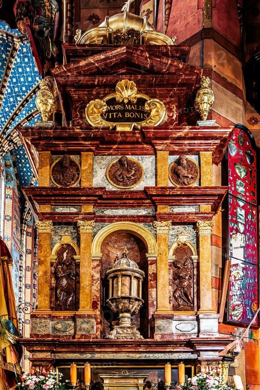 Ciborium in the form of a religious building, designed by sculptor and architect Giovanni Maria Padovano, 1552, St. Mary's Church, 14th century, Krakow, Poland