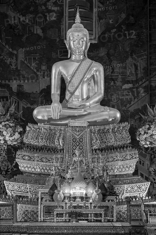 Golden Buddha statue, Bhumispara mudra, Buddha Gautama at the moment of enlightenment, Wat Worawihan, Wat Prayurawongsawas Worawihan, Bangkok, Thailand