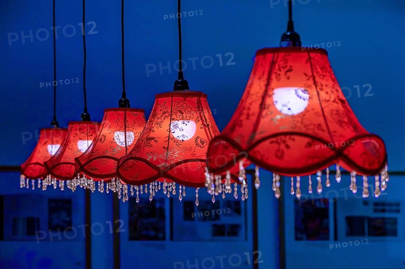 Five hanging lamps in a hotel, England, Great Britain