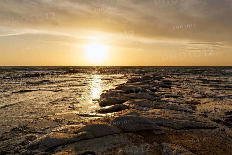 Rocky coast at sunset, Lido Scala dei Turchi, Realmonte, Agrigento, Sicily, south coast, Mediterranean Sea, Italy