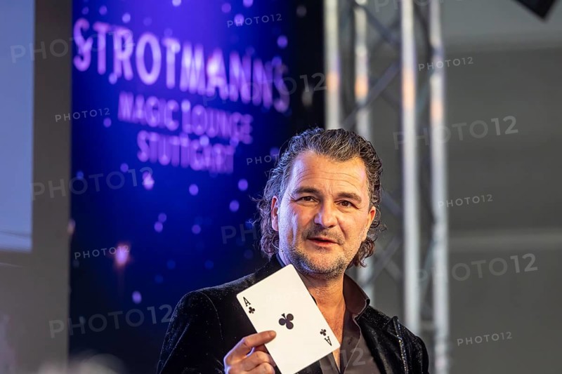 Magician Thorsten Strotmann during a presentation during the CMT trade fair. portrait. Stuttgart, Baden-Württemberg, Germany