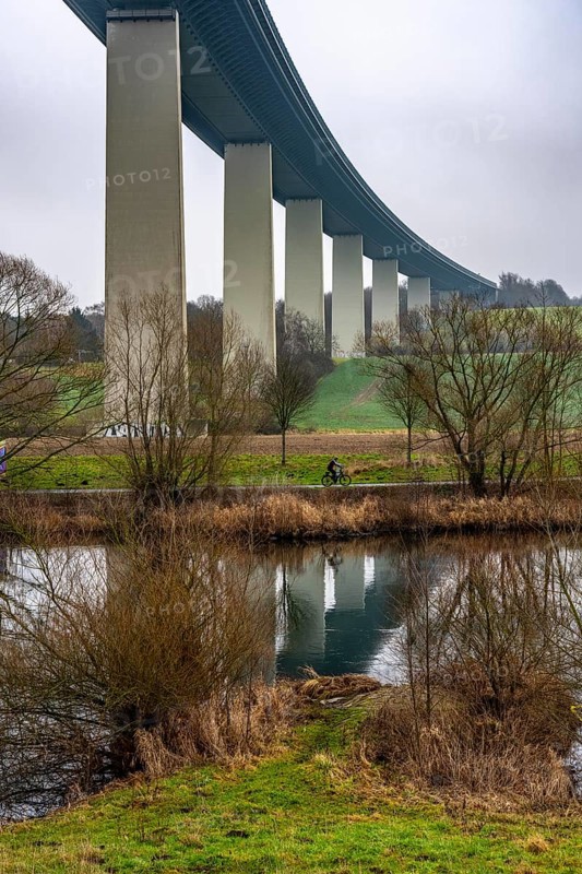 The Mintarder Ruhr Valley Bridge, A52 motorway bridge between Essen and Düsseldorf, longest steel road bridge in Germany, completed in 1966, 1830 meters long, 18 hollow pillars, highest point above ground is 65 meters, is used daily by more than 80, 000 vehicles, is considered dilapidated and is to be replaced, the bridge spans the Ruhr Valley, with the river Ruhr, between Essen-Kettwig and Mülheim an der Ruhr Hr, North Rhine-Westphalia, Germany