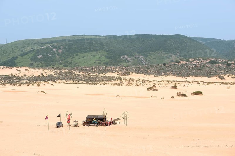 Sandy beach beach with Bordeira Beach Bar, Praia da Bordeira, Carrapateira, Parque Natural do Sudoeste Alentejano e Costa Vicentina, Algarve, Portugal