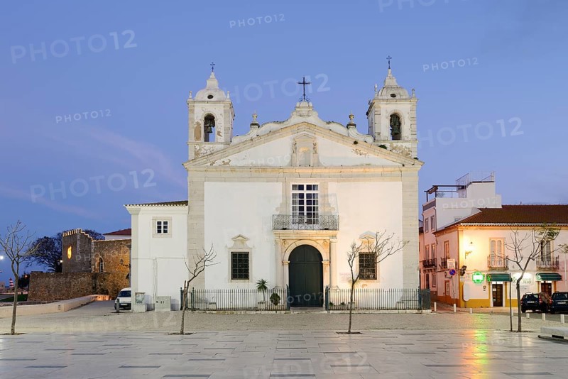 Church of Santa Maria ou da Misericordia in the evening, Praca Infante Dom Henrique, Lagos, Algarve, Portugal