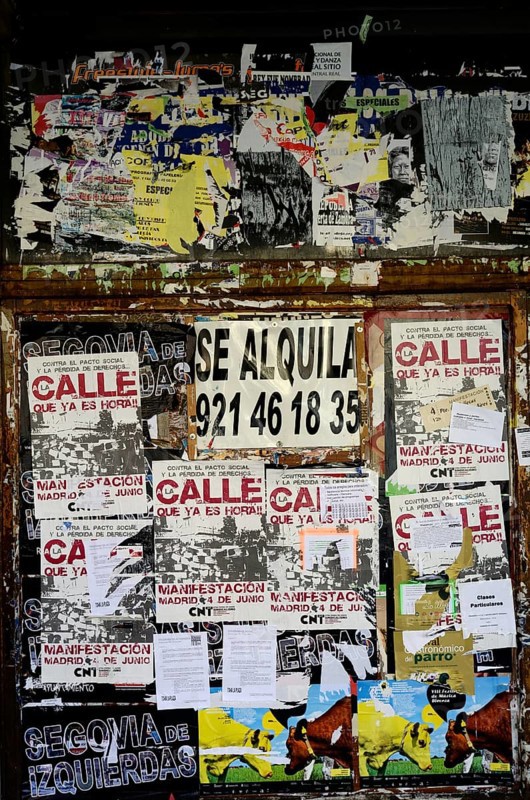 Bulletin board, cut, message, notice, cutout, lettered, lettering, de photos, fullness, close-up, close-up, rundown, dilapidated, clue, incognito, no person, no person, no people, communication, communication, life in the city, lettering, lots of many, marketing, dilapidated, wall, walls, masonry, Much, bulletin board, poster, posters, posters, advertisement, come down, lettering characters, lettering, bulletin board, Spanish, city life, structure, Textures, Text, Textural, Texture, Textures, Unknown, Unrecognized, Wall, Advertising