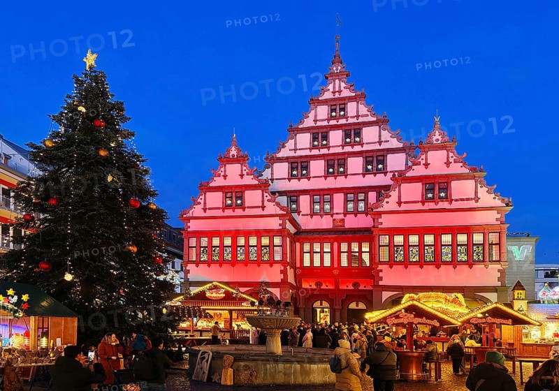 Weser Renaissance style town hall with Christmas market on Town Hall Square, Rathausplatz, Rathausplatz in the evening, Paderborn, North Rhine-Westphalia, Germany