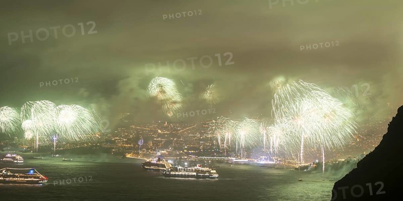 New Year's Eve fireworks, dusk, Atlantic Ocean, harbour with cruise ships, Funchal, Madeira, Portugal