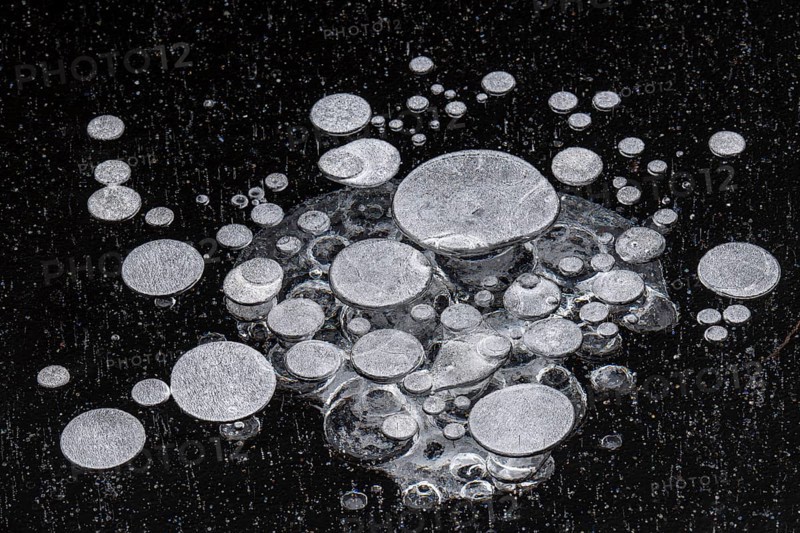 Air pockets in ice, air bubbles, Goldenstedt, Lower Saxony, Germany