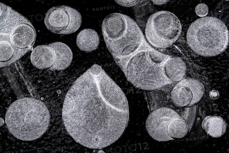 Air pockets in ice, air bubbles, Goldenstedt, Lower Saxony, Germany