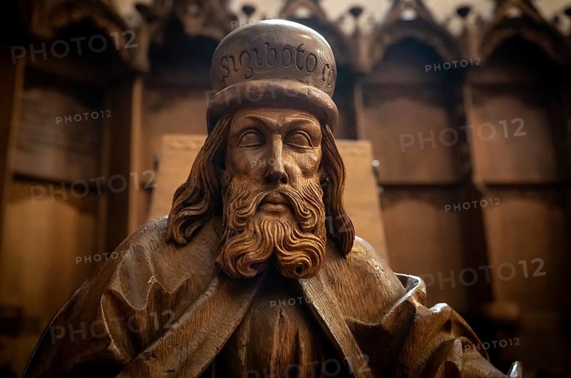 Sigiboto of Tübingen, known as Sigibot, Count of Ruck, key figure in the founding of the Blaubeuren monastery, carved half-figure, oak choir stalls for the monks' hour prayers, 1493 by Jörg Syrlin the Younger, also Sürlin or Serling, sculptor, completed, choir room, Blaubeuren Abbey, Swabian Jura, Baden-Württemberg, Germany