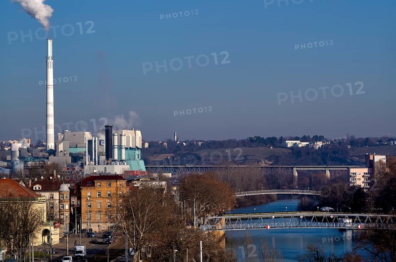 View of EnBW power plant and waste incineration plant Stuttgart-Münster, combined heat and power plant, smoke from chimney, Neckar, Mühlsteg, viaduct, Bad Cannstatt, Stuttgart, Baden-Württemberg, Germany