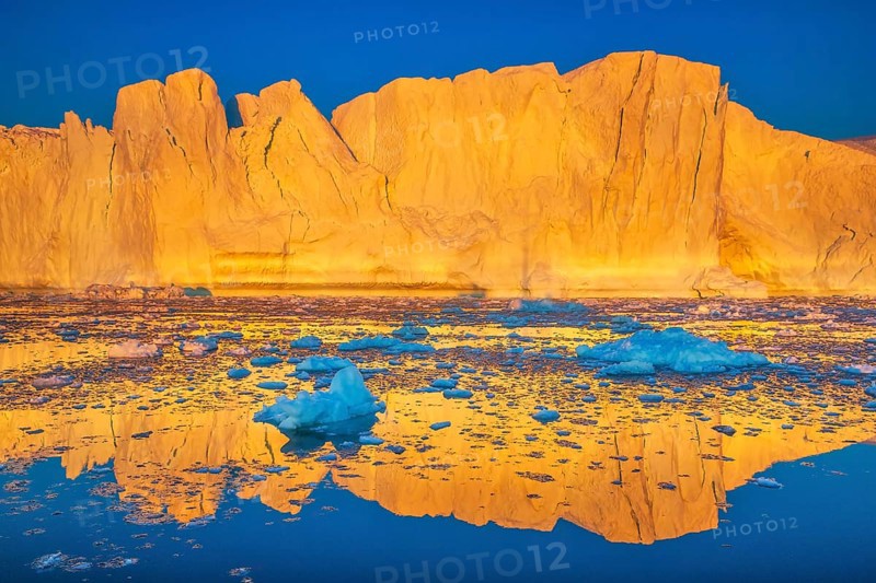 Icebergs at sunset in the Ilulissat Icefjord near the town of Ilulissat, a UNESCO World Heritage Site in Disko Bay, Avannaata region, West Greenland, Greenland, Europe, North America