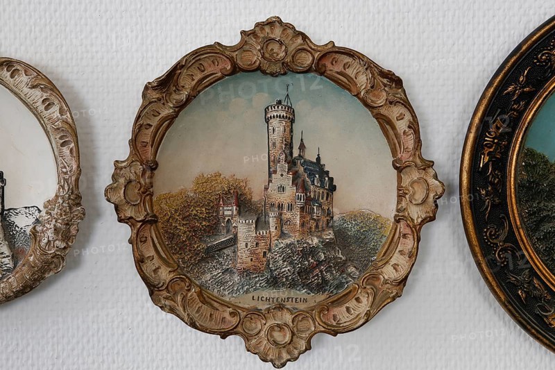 Decorative wall plate, replica of Lichtenstein Castle, Württemberg fairytale castle, romantic fairytale castle, kitsch, utility art, wall decoration, decorative plate, Lichtenstein-Honau, Municipality of Lichtenstein, Baden-Württemberg, Germany