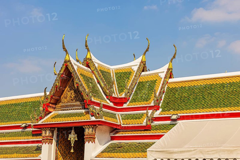 Wat Arun, Buddhist temple, overlapping roofs with Chedi temple tower, Bangkok, Thailand's metropolis, Thailand