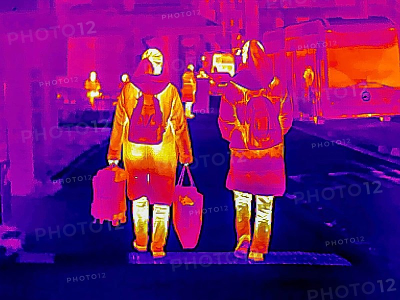 Thermal image or thermography, symbolic photo, interpolated. People traveling in urban areas. Stuttgart, Baden-Württemberg, Germany