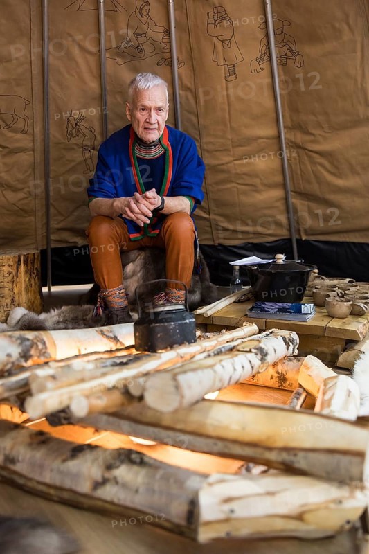 A person is sitting in a teepee at the Norwegian stand at the Green Week at the exhibition center in Berlin on 16.01.2026. The Agricultural and Food Industry Fair will take place from January 16-25, 2026