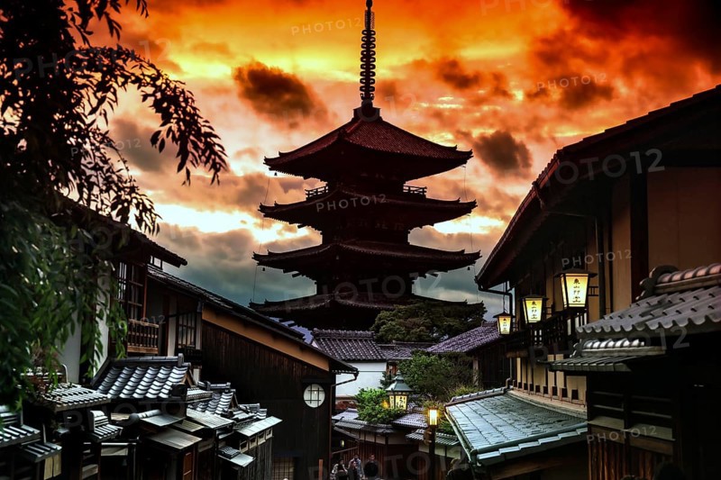 View of Yasaka Pagoda in Higashiyama at sunset, Kyoto, Japan