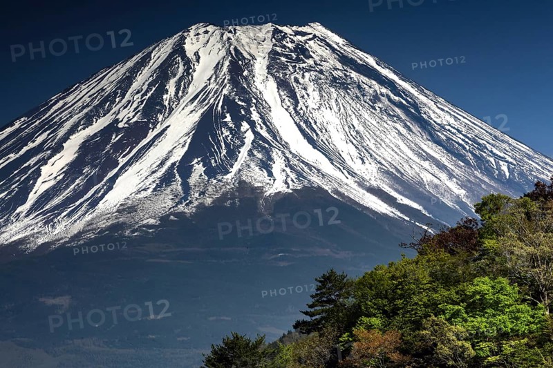 Majestic Mount Fuji overlooking Lake Motosu-ko, Motosu-ko, Yamanashi, Japan
