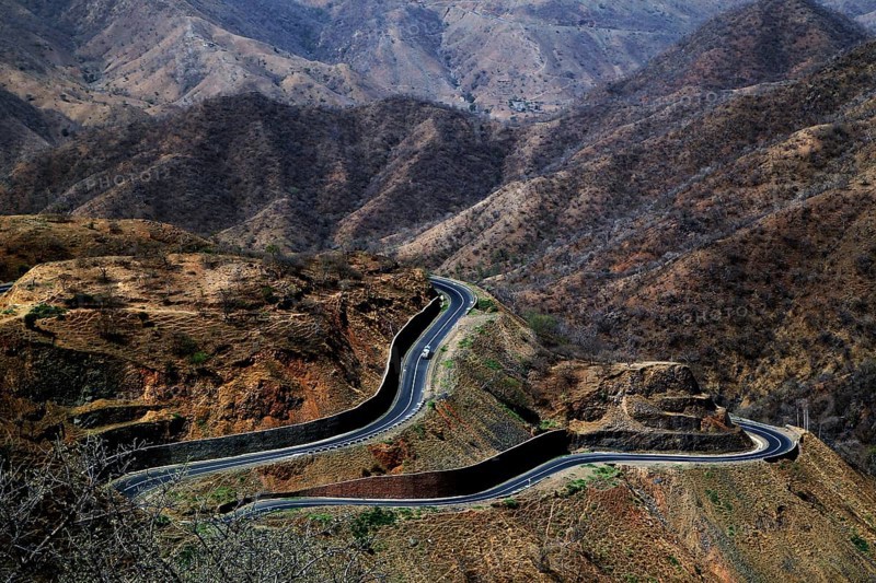 Serpentines criss-cross the impressive landscape of the Semien Mountains