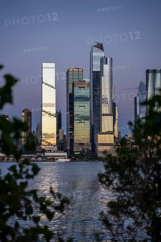 Hudson Yards sunset skyline, Weehawken Waterfront Park, Hoboken, New York, USA