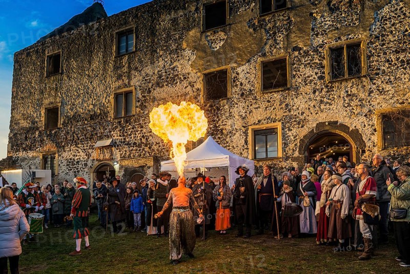 Medieval Christmas market, sunset, Burkheim, Vogtsburg, Kaiserstuhl, Baden-Württemberg, Germany