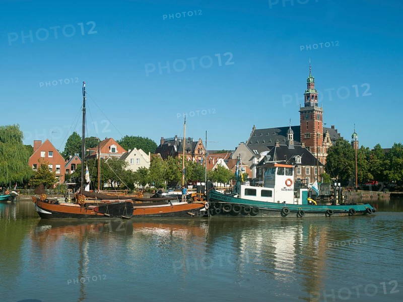 Museum harbour, traditional ships, historic old town, landmark, Alte Waage, town hall, Leer, East Frisia, Germany