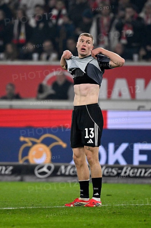 Rasmus Kristensen Eintracht Frankfurt SGE (13) disappointed MHPArena, MHP Arena Stuttgart, Baden-Württemberg, Germany
